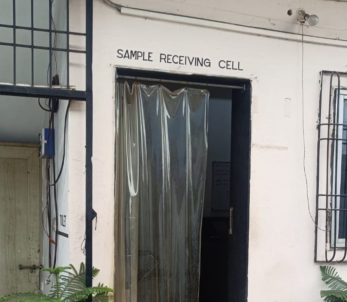 Sample Receiving Cell Door